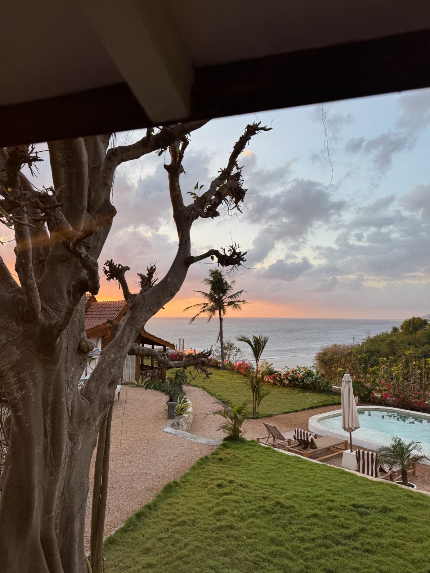 Estate sunset view at Villas Roc-Azur